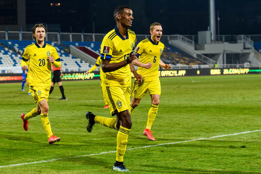 Alexander Isak celebrates with Kristoffer Olsson and Ludwig