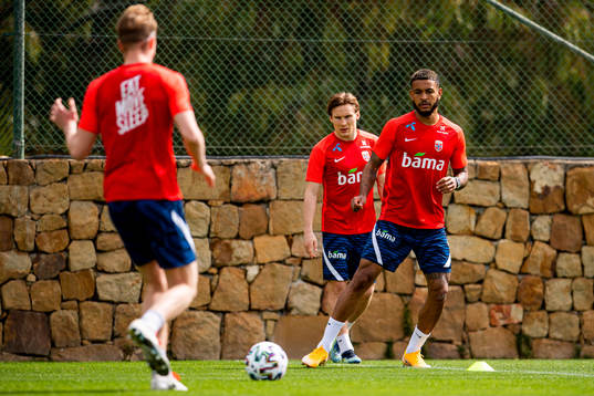 Jonas Svensson and Joshua King of the Norwegian national
