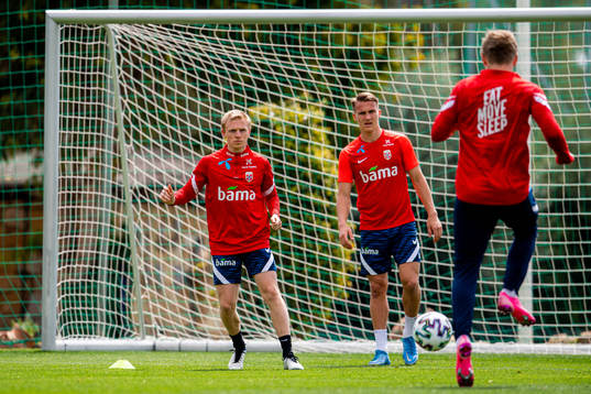 Mats Møller Dæhli and Leo Østigård of the Norwegian