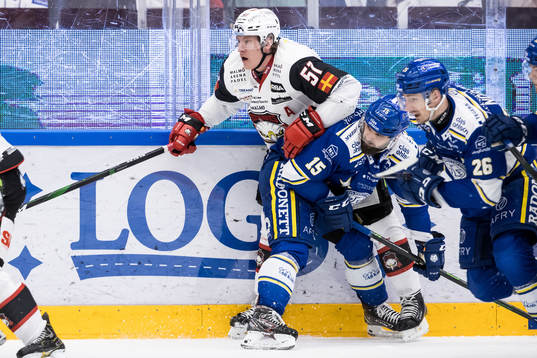 Malmö Redhawks Emil Sylvegård och Leksands Otto Paajanen