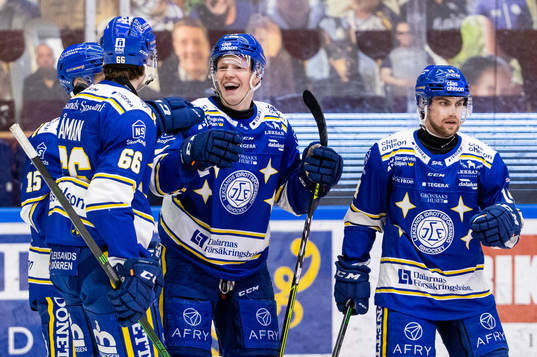 Leksands Emil Heineman jublar med lagkamrater