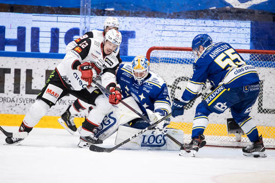 Malmö Redhawks Lars Bryggman oroar framför Leksands