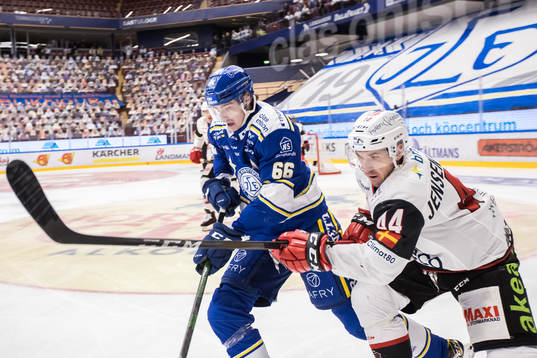 Leksands Nils Åman och Malmö Redhawks Jesper Jensen Aabo
