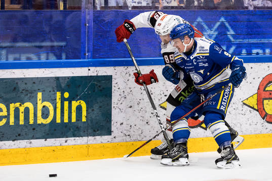 Malmö Redhawks Matt Puempel och Leksands Patrik Zackrisson