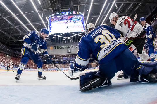 Leksands Jonas Ahnelöv och Malmö Redhawks Lars Bryggman
