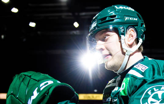 Färjestads Victor Ejdsell jublar