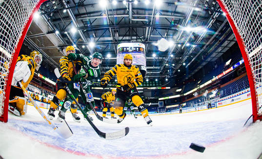 Skellefteås Jonatan Berggren och Roland McKeown