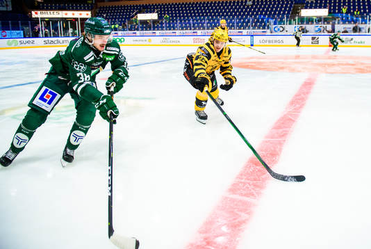 Färjestads Jakob Forsbacka Karlsson och Skellefteås