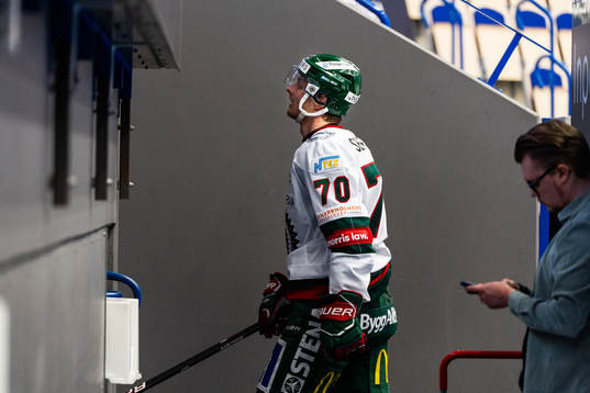 Frölundas Christoffer Ehn lämnar plan
