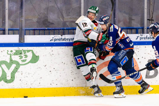 Frölundas Max Friberg och Växjös Miika Koivisto