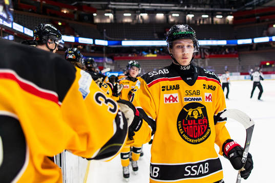 Luleås Carl Mattsson jublar