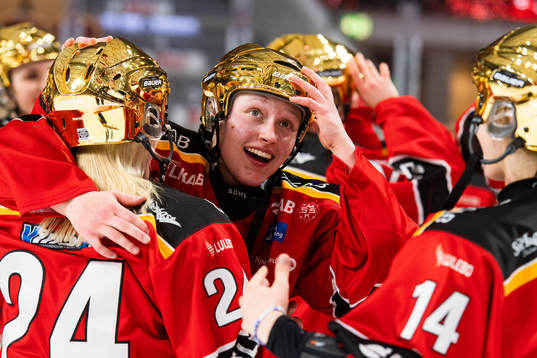 Luleås Viivi Vainikka jublar