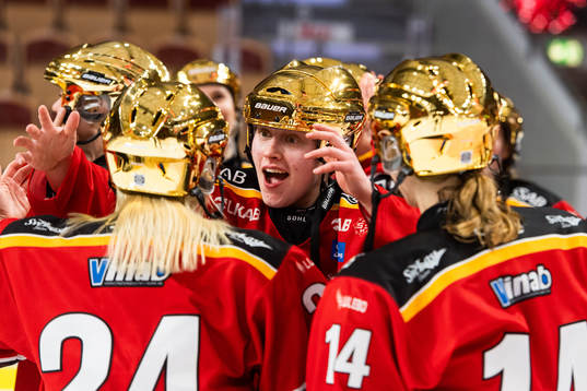 Luleås Viivi Vainikka jublar