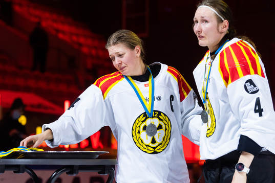 Brynäs Erika Grahm och Rosa Lindstedt deppar