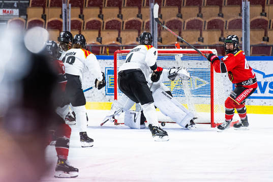 Luleås Petra Nieminen sätter avgörande 3-2