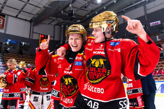 Luleås och Viivi Vainikka jublar