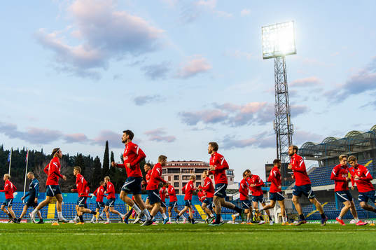 Stefan Strandberg and players of the Norwegian national