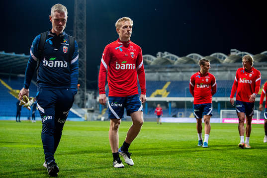 Are Hokstad, team manager, and Mats Møller Dæhli of the