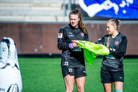 Rosengårds Stefanie Sanders och Ria Noora Minerva Öling