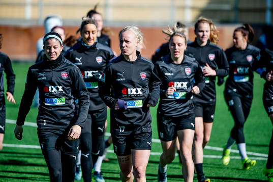 Rosengårds målvakt Stephanie Labbé och Caroline Seger