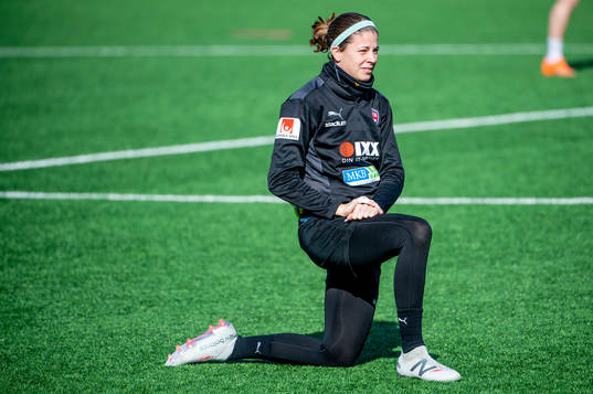 Rosengårds målvakt Stephanie Labbéunder en träning med