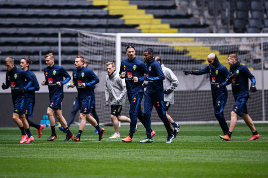Zlatan Ibrahimovic and Alexander Isak of the Swedish