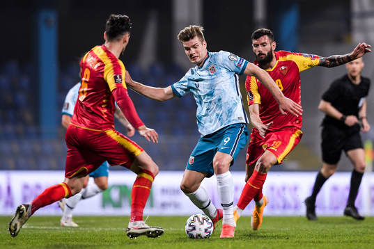 Alexander Sørloth of Norway against Zarko Tomasevic and