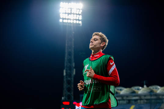 Julian Ryerson of Norway warms up