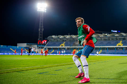Jens Petter Hauge of Norway warms up