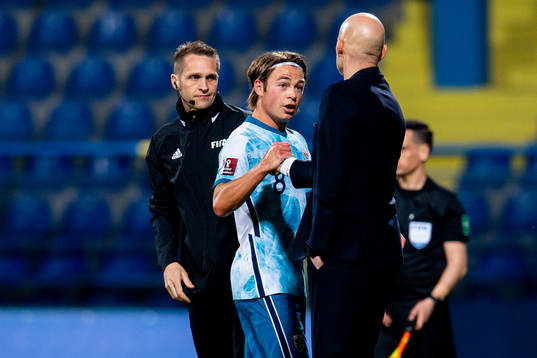 Patrick Berg is substituted by Ståle Solbakken, head coach