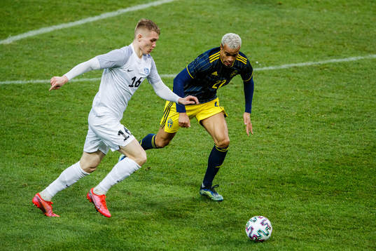 Henrik Pürg of Estonia and Robin Quaison of Sweden
