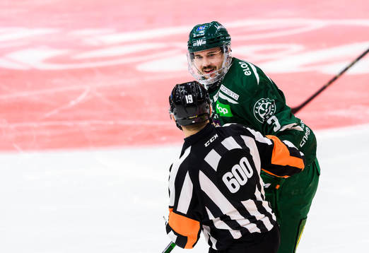 Färjestads Jens Westin och Domare Wolmer Edqvist