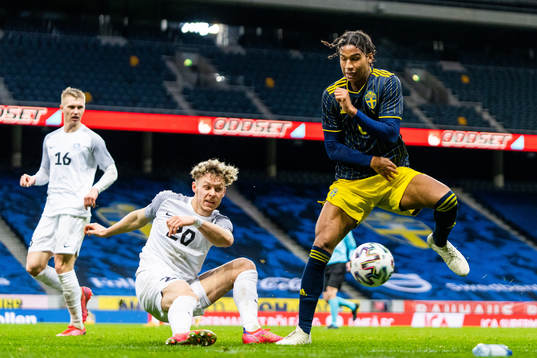 Markus Poom of Estonia and Jens-Lys Cajuste of Sweden