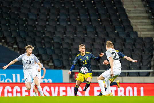 Markus Poom of Estonia and Jesper Karlsson of Sweden