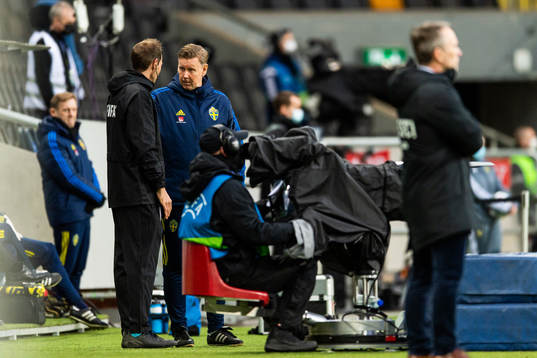Assistant coach Peter Wettergren of Sweden talks to the