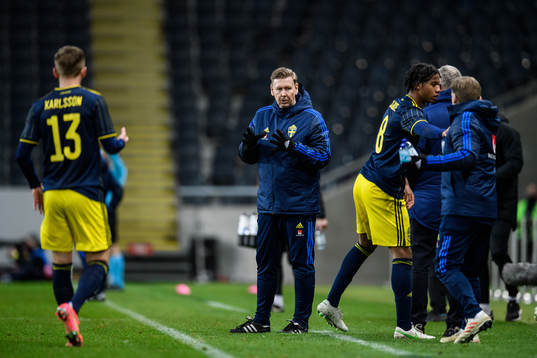 assistant coach Peter Wettergren of Sweden