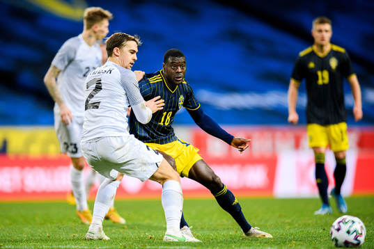 Mårten Kuusk of Estonia and Ken Sema of Sweden