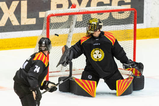 Brynäs målvakt Samuel Ersson släpper in 3-0 från