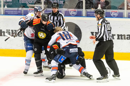 Brynäs Anton Rödin och Växjös Marcus Sylvegård
