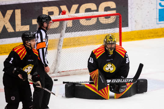 Brynäs målvakt Samuel Ersson deppar
