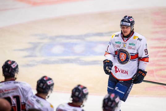 Växjös Joel Persson jublar