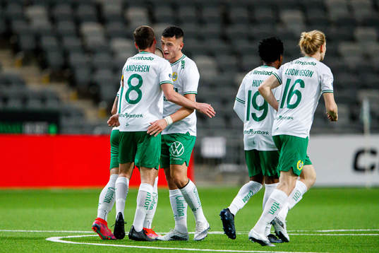 Hammarbys Jeppe Andersen och Astrit Selmani jublar