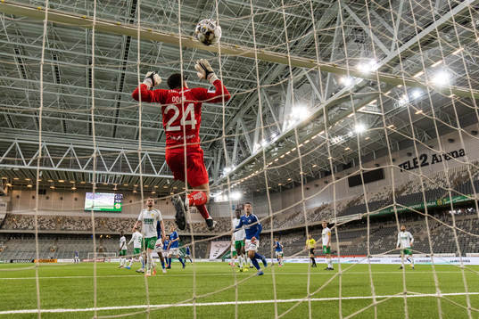 Hammarbys målvakt Oliver Dovin