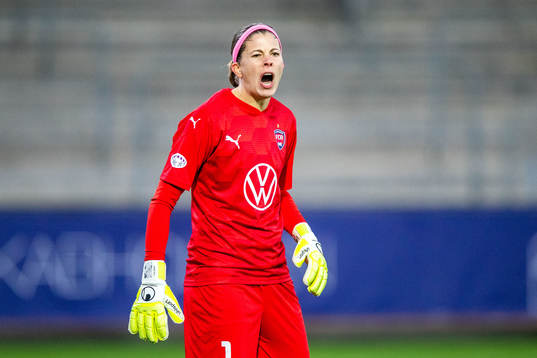 Goalkeeper Stephanie Labbé of Rosengård