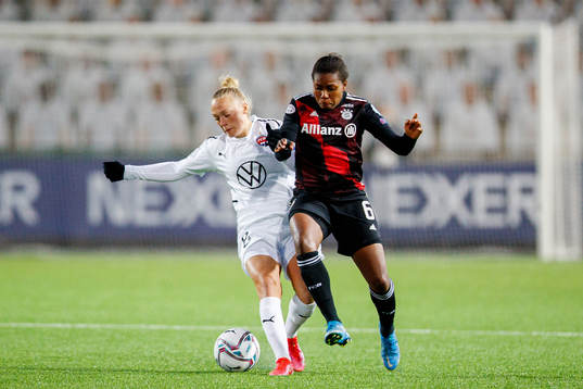 Hanna Bennison of Rosengård and Lineth Beerensteyn of