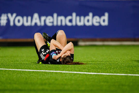 Sarah Zadrazil of Bayern Munich in pain