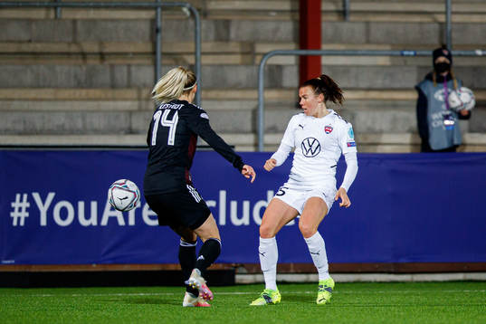 Amanda Ilestedt of Bayern Munich and Jessica Wik of