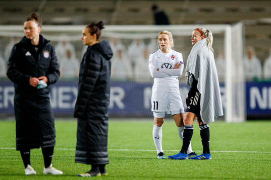 Mimmi Larsson of Rosengård and Hanna Glas of Bayern Munich