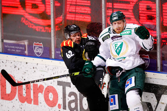 Brynäs Tom Hedberg och Färjestads Pontus Widerström