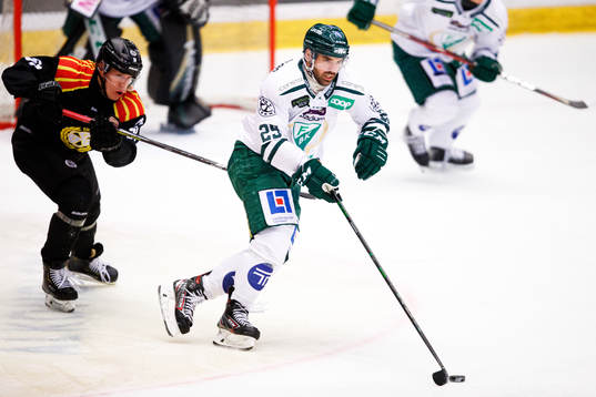 Brynäs Tomi Sallinen och Färjestads Martin Johansson